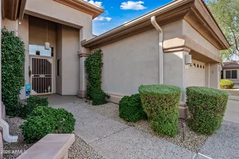 4503 E Robin Ln, Phoenix, AZ 85050 photo 4