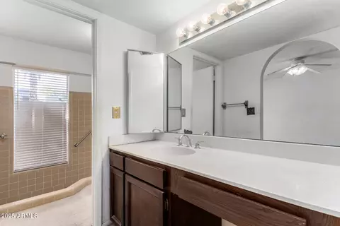Bath - 2301 E Christy Dr, Phoenix, AZ 85028 photo 1 of 4