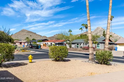 Exterior - 2301 E Christy Dr, Phoenix, AZ 85028 photo 9 of 9