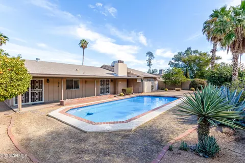 Exterior - 2301 E Christy Dr, Phoenix, AZ 85028 photo 6 of 9