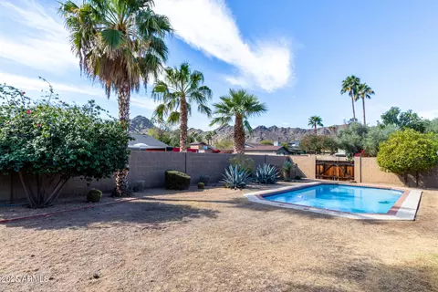 Exterior - 2301 E Christy Dr, Phoenix, AZ 85028 photo 8 of 9
