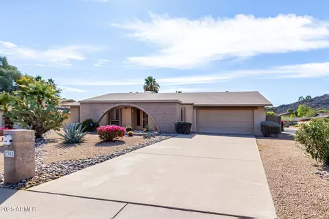 Exterior - 2301 E Christy Dr, Phoenix, AZ 85028 photo 2 of 9