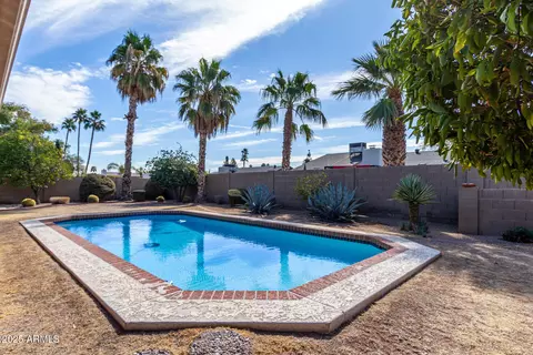 Exterior - 2301 E Christy Dr, Phoenix, AZ 85028 photo 5 of 9