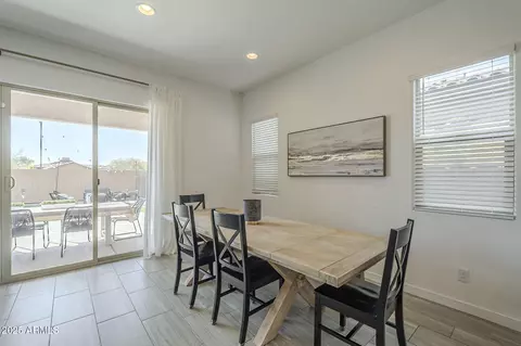 Dining - 2049 W Burnside Trl W, Phoenix, AZ 85085 photo 2 of 4