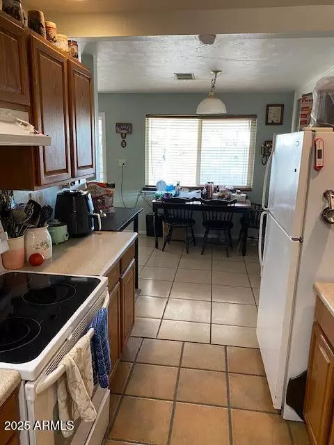 Kitchen - 2684 W Broadway Ave, Apache Junction, AZ 85120 photo 3 of 3