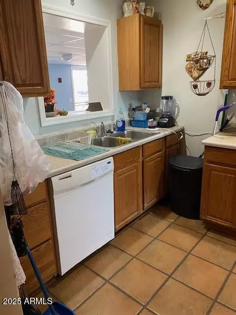Kitchen - 2684 W Broadway Ave, Apache Junction, AZ 85120 photo 1 of 3