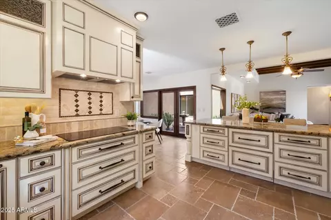 Kitchen - 4448 E Camelback Rd #16, Phoenix, AZ 85018 photo 1 of 11