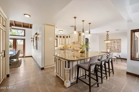Kitchen - 4448 E Camelback Rd #16, Phoenix, AZ 85018 photo 4 of 11