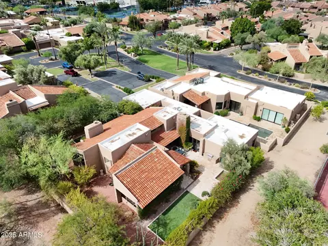 View/Area - 4448 E Camelback Rd #16, Phoenix, AZ 85018 photo 6 of 6