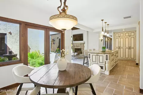 Dining - 4448 E Camelback Rd #16, Phoenix, AZ 85018 photo 6 of 8