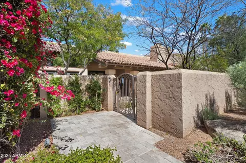 Exterior - 4448 E Camelback Rd #16, Phoenix, AZ 85018 photo 3 of 31