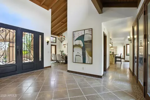 Entry Way - 4448 E Camelback Rd #16, Phoenix, AZ 85018 photo 6 of 8
