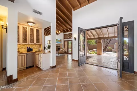 Entry Way - 4448 E Camelback Rd #16, Phoenix, AZ 85018 photo 2 of 8