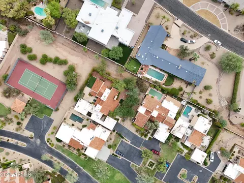 View/Area - 4448 E Camelback Rd #16, Phoenix, AZ 85018 photo 5 of 6