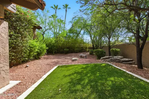 Exterior - 4448 E Camelback Rd #16, Phoenix, AZ 85018 photo 18 of 31