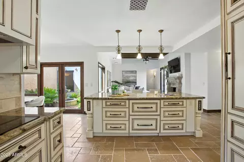 Kitchen - 4448 E Camelback Rd #16, Phoenix, AZ 85018 photo 11 of 11