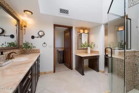 Bath - 4448 E Camelback Rd #16, Phoenix, AZ 85018 photo 2 of 8
