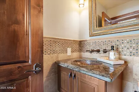 Bath - 4448 E Camelback Rd #16, Phoenix, AZ 85018 photo 3 of 8
