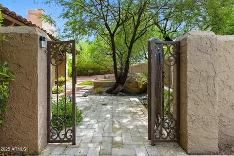 Exterior - 4448 E Camelback Rd #16, Phoenix, AZ 85018 photo 15 of 31