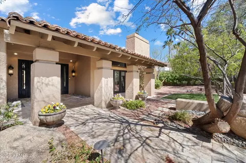 Exterior - 4448 E Camelback Rd #16, Phoenix, AZ 85018 photo 4 of 31