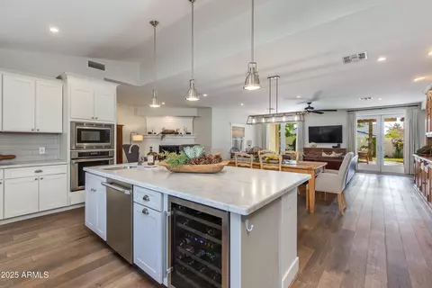 3727 E Highland Ave, Phoenix, AZ 85018 photo 8
