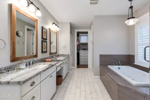 3727 E Highland Ave, Phoenix, AZ 85018 photo 11
