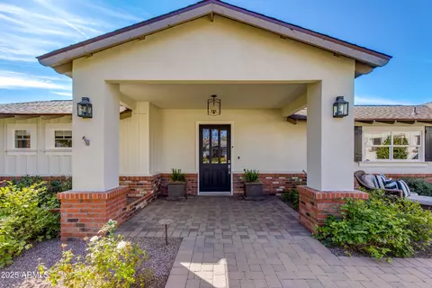 3727 E Highland Ave, Phoenix, AZ 85018 photo 3
