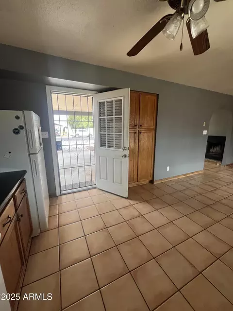 4537 E Hidalgo Ave, Phoenix, AZ 85040 photo 3