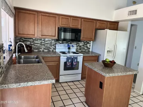 4335 E Monte Way, Phoenix, AZ 85044 photo 10