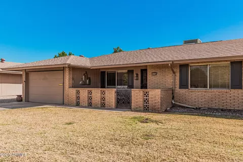 10204 W Pineridge Dr, Sun City, AZ 85351