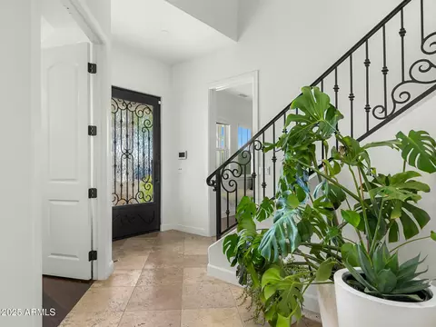 3226 E Sells Dr, Phoenix, AZ 85018 photo 2