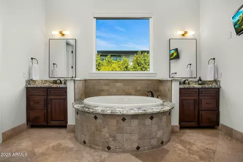 3226 E Sells Dr, Phoenix, AZ 85018 photo 11
