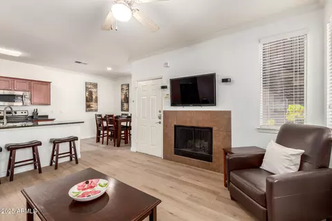 7009 E Acoma Dr #1008, Scottsdale, AZ 85254
