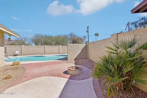 Exterior - 348 E Cairo Dr, Tempe, AZ 85282 photo 5 of 6