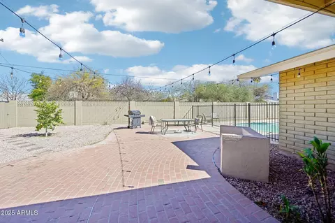 Exterior - 348 E Cairo Dr, Tempe, AZ 85282 photo 3 of 6