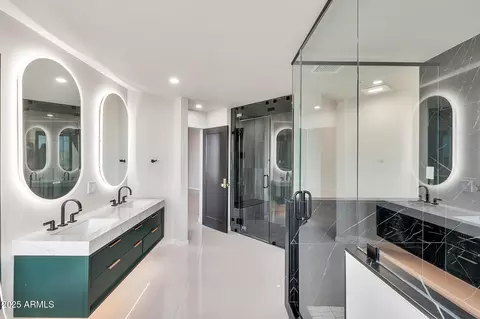 Bath - 1040 E Osborn Rd #404, Phoenix, AZ 85014 photo 4 of 6