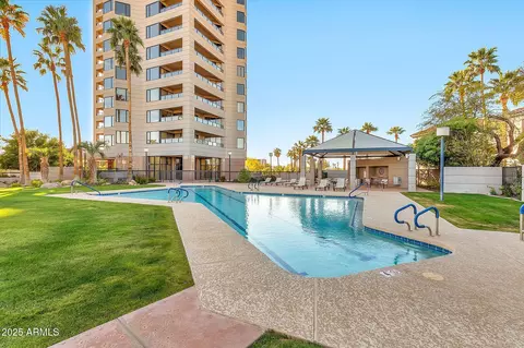 Exterior - 1040 E Osborn Rd #404, Phoenix, AZ 85014 photo 6 of 8