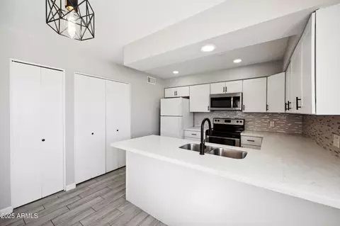 Kitchen - 4737 E Belleview St, Phoenix, AZ 85008 photo 3 of 3