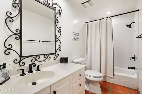 Bath - 3500 E Lincoln Dr #6, Phoenix, AZ 85018 photo 4 of 4