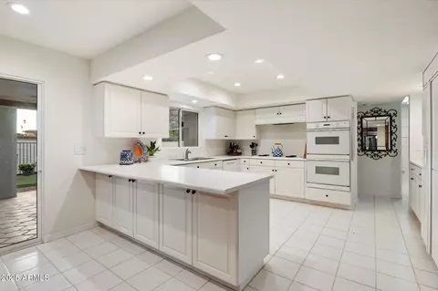 Kitchen - 3500 E Lincoln Dr #6, Phoenix, AZ 85018 photo 1 of 1