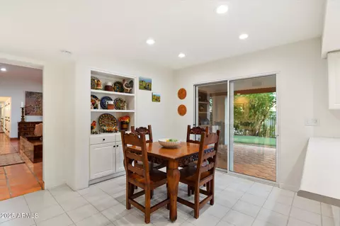 Dining - 3500 E Lincoln Dr #6, Phoenix, AZ 85018 photo 3 of 3