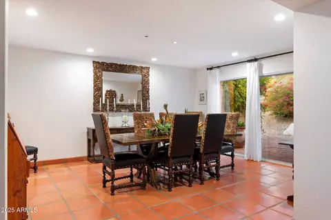 Dining - 3500 E Lincoln Dr #6, Phoenix, AZ 85018 photo 1 of 3