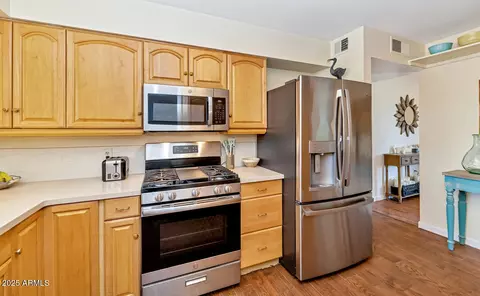 12202 N Hacienda Dr, Sun City, AZ 85351
