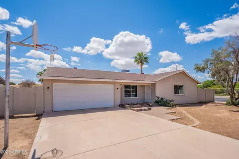 2359 W Del Oro Cir, Mesa, AZ 85202