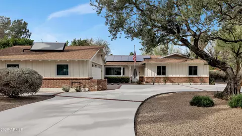 576 W Moon Valley Dr, Phoenix, AZ 85023