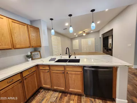 Kitchen - 2009 E Lindrick Dr, Gilbert, AZ 85298 photo 6 of 6