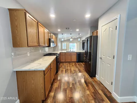 Kitchen - 2009 E Lindrick Dr, Gilbert, AZ 85298 photo 2 of 6
