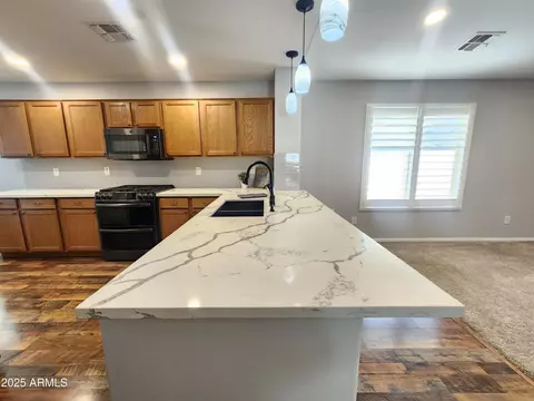 Kitchen - 2009 E Lindrick Dr, Gilbert, AZ 85298 photo 3 of 6