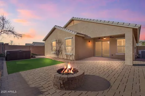 Exterior - 2009 E Lindrick Dr, Gilbert, AZ 85298 photo 3 of 9