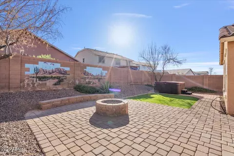 Exterior - 2009 E Lindrick Dr, Gilbert, AZ 85298 photo 5 of 9